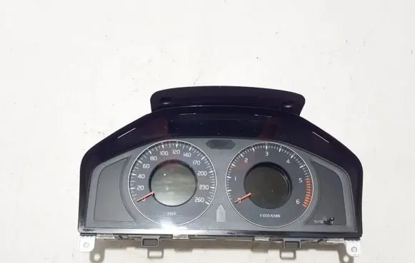 Volvo XC70 Speedometer (instrument cluster) 31254535