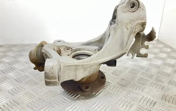 Volkswagen PASSAT B8 Front wheel hub 5Q0407258A WHT003860