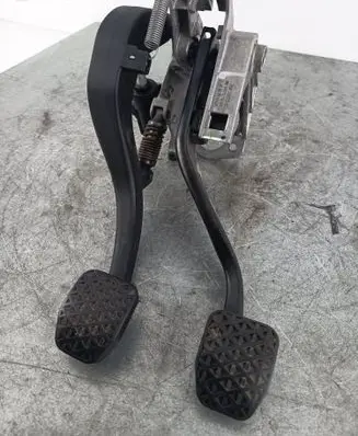 BMW 1 E81 E87 Pedal assembly 2283725 67871110 6761310