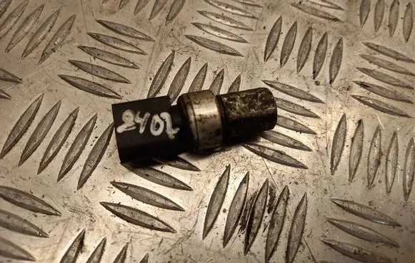 Volkswagen Golf VI Air conditioning (A/C) pressure sensor 