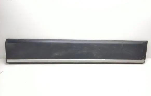 Volvo XC70 Front door trim (molding) 31283101