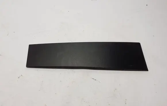 Chevrolet Silverado Rear door trim (molding) 84945508