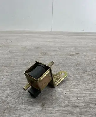 Audi A6 S6 C5 4B Vacuum valve 