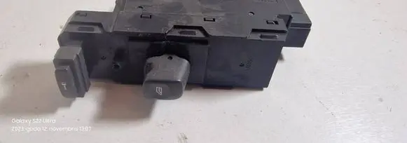 Volvo S60 Electric window control switch 8673187 MP192400082