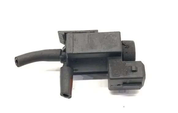 BMW 5 E60 E61 Fuel pressure regulator 1742712