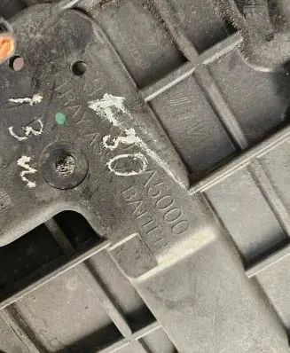 Hyundai i30 Battery tray 37150A5000