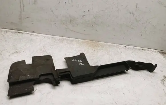 Audi A4 S4 B6 8E 8H Air intake duct part 8E0121284B 23479 8E0121284