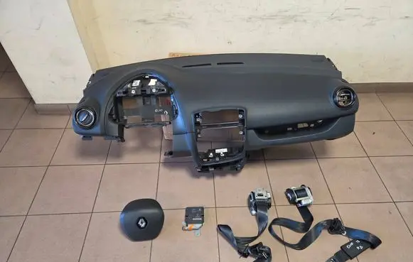 Renault Clio IV Airbag set with panel 682007861R 985108265R 985250096R