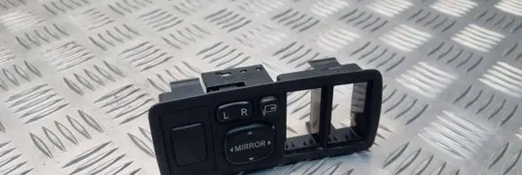 Toyota Avensis T250 Wing mirror switch 183575