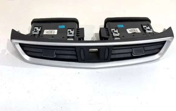 Nissan Qashqai Dashboard side air vent grill/cover trim 687504EA0A