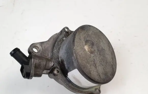 BMW 5 E60 E61 Vacuum pump