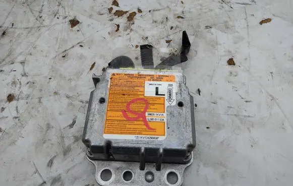 Nissan Juke I F15 Airbag control unit/module 988201KV1A