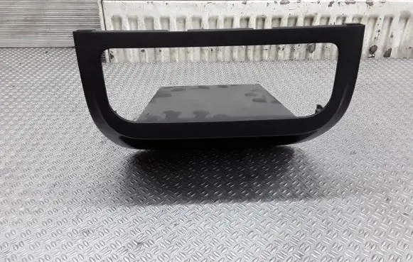 Volkswagen Tiguan Climate control/heater control trim 5M0819422