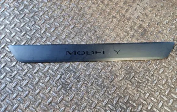 Tesla Model Y Front sill trim cover 149430100B
