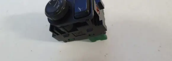 Nissan Qashqai Wing mirror control module 