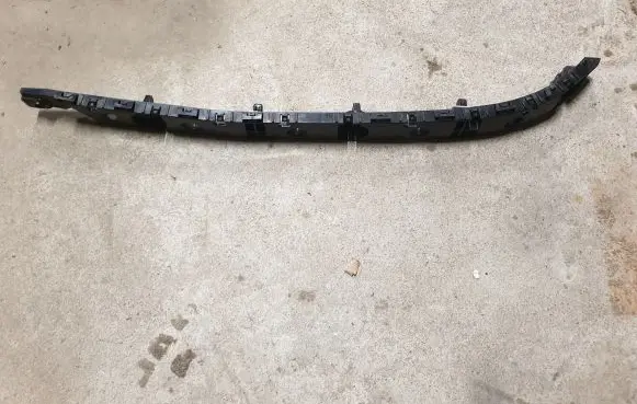 Nissan X-Trail T32 Bumper support mounting bracket corner 852214CE0A