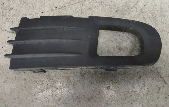Volvo V50 Front fog light trim/grill