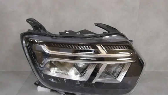 Dacia Duster II Headlight/headlamp 260101613R 386882 3868828EA
