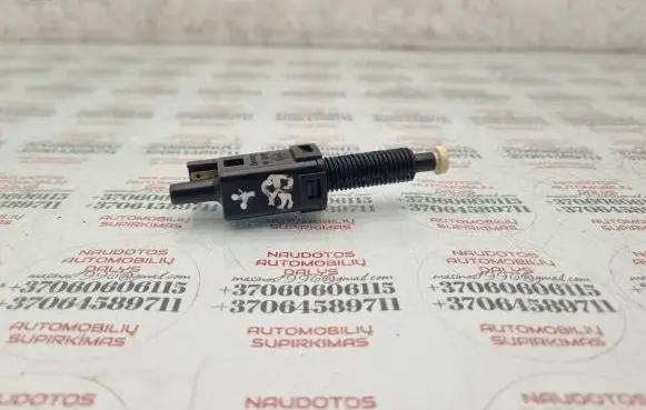 Volkswagen PASSAT B5.5 Clutch pedal sensor 811907343B