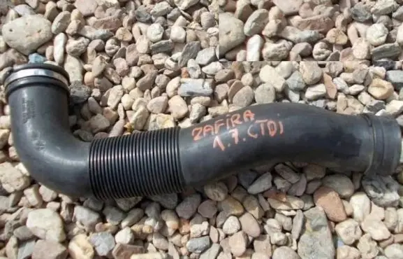 Opel Zafira B Intercooler hose/pipe