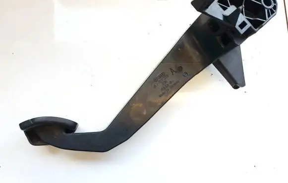 Audi A4 S4 B7 8E 8H Clutch pedal 8e1721316a