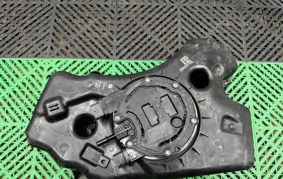 BMW X3 G01 AdBlue liquid reservoir 7405816
