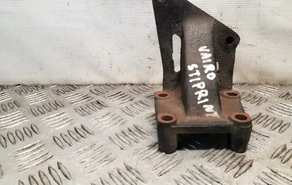 Hyundai Tucson JM Power steering pump mounting bracket 