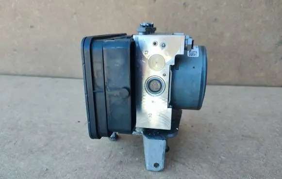 Mercedes-Benz C W205 ABS Pump A2539011400 A2534310000
