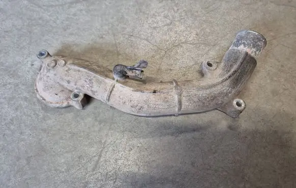 Toyota Hilux (AN10, AN20, AN30) Thermostat housing 