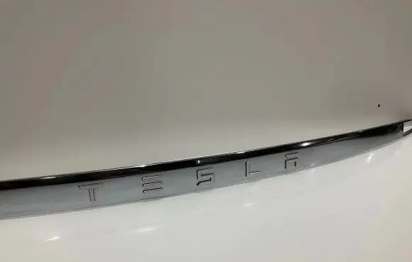 Tesla Model Y Tailgate trim 102577600A