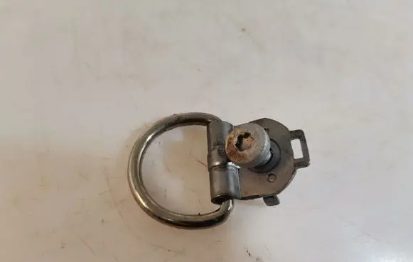 Mercedes-Benz E W212 Tie down hook / loop A2128680048