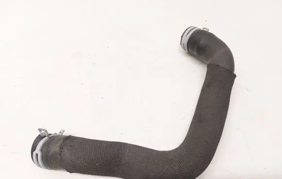 Mercedes-Benz CLA C117 X117 W117 Engine coolant pipe/hose A1332000582
