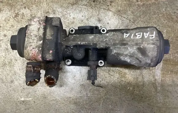 Skoda Fabia Mk2 (5J) Oil filter mounting bracket 0451153891