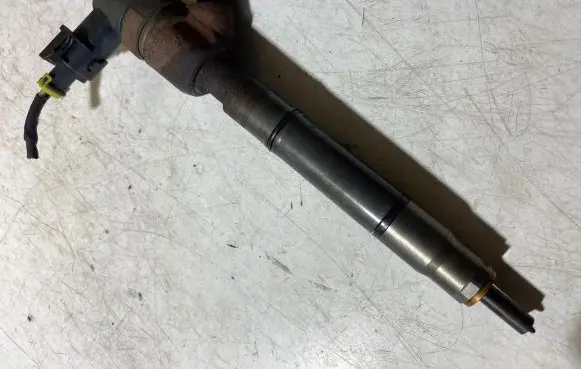 KIA Ceed Fuel injector 0445110320