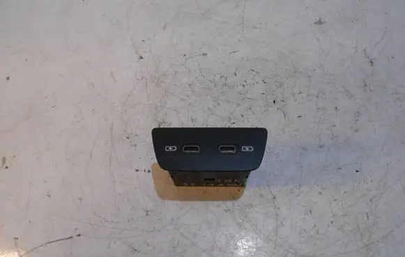 Volkswagen Polo VI USB socket connector 2G6035718