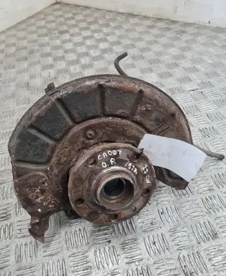 Volkswagen Caddy Front wheel hub