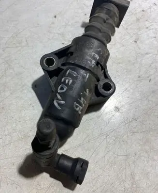 Seat Leon (1M) Clutch slave cylinder 1J0721261F