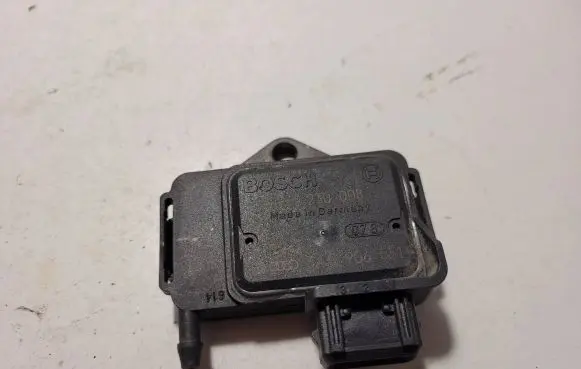 Volkswagen PASSAT B4 Air pressure sensor 3A0906051 0261230008