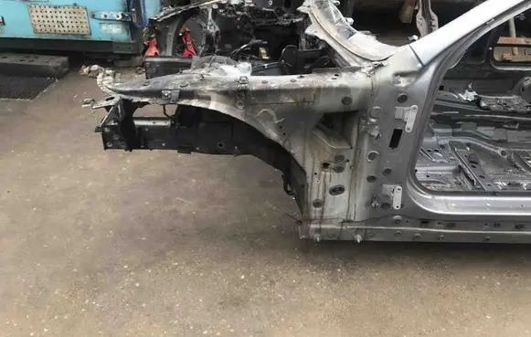BMW 6 F06 Gran coupe Front quarter panel 