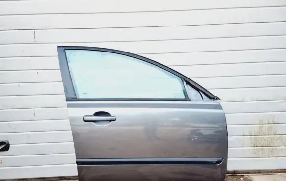 Volvo S40 Front door 8679081 30710157