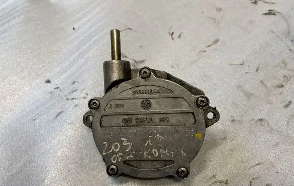 Mercedes-Benz CLK A209 C209 Vacuum pump A2712300965