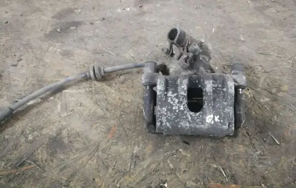 Ford Grand C-MAX Rear brake caliper