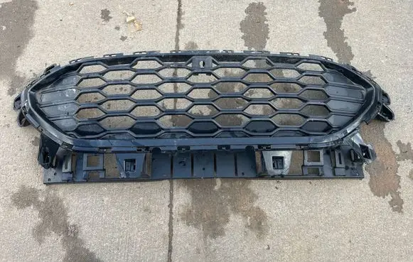 Ford Kuga III Front grill LV4B8200 LV4B820