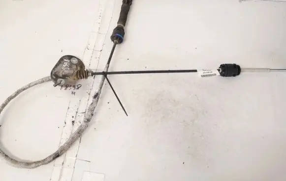 Volvo C30 Gear shift cable linkage 30783150