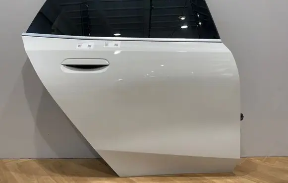BMW 5 G60 G61 Rear door