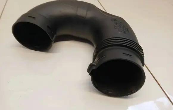 Volkswagen Touran I Air intake hose/pipe 1K0129618AT