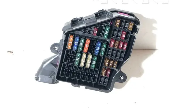 Audi A6 S6 C6 4F Fuse box set 0546228307