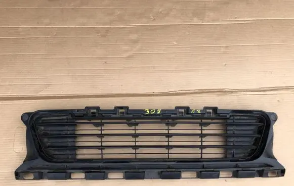 Peugeot 308 Front bumper lower grill