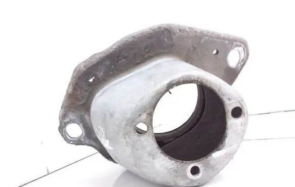Volvo V70 Front shock absorber mounting bracket 