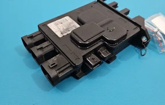 Renault Megane III Central body control module 243800011R IMPRK1548337